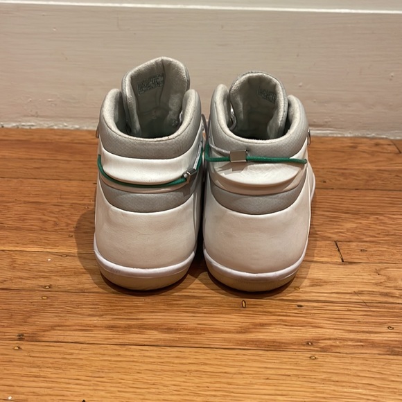 Plae size 8 w Leather waterproof high top sneaker - Picture 3 of 4